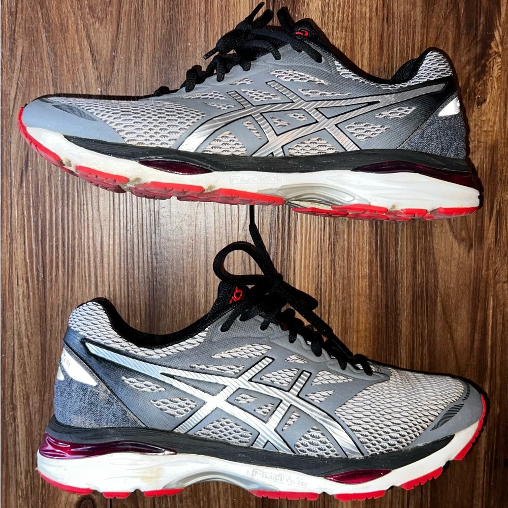 Asics Gel Cumulus 18 Size 9